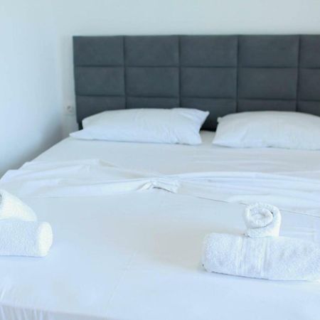 Mihalis Apartments Himare Exterior foto
