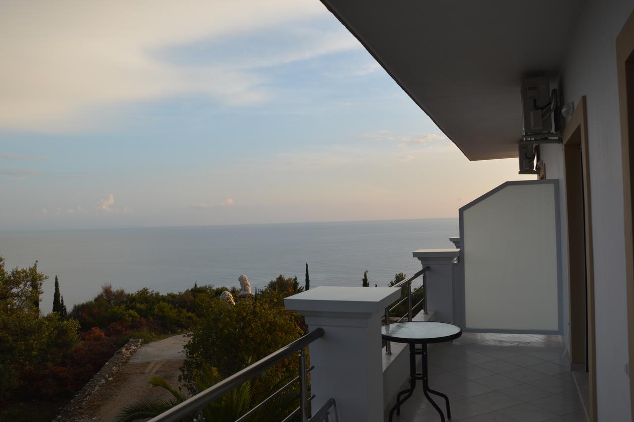 Mihalis Apartments Himare Exterior foto
