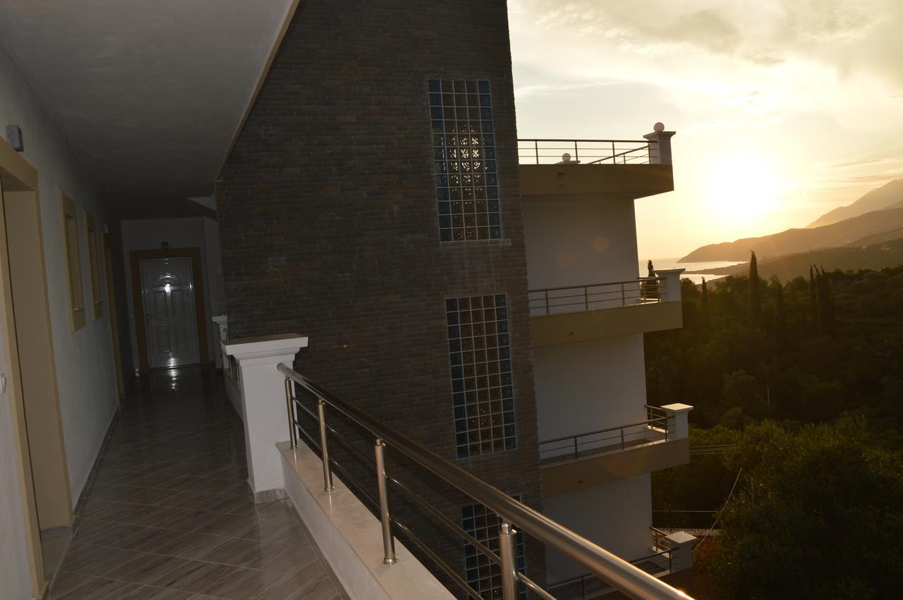 Mihalis Apartments Himare Exterior foto