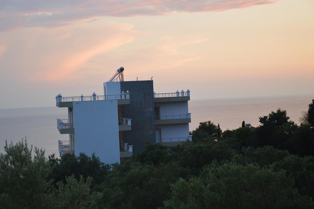 Mihalis Apartments Himare Exterior foto