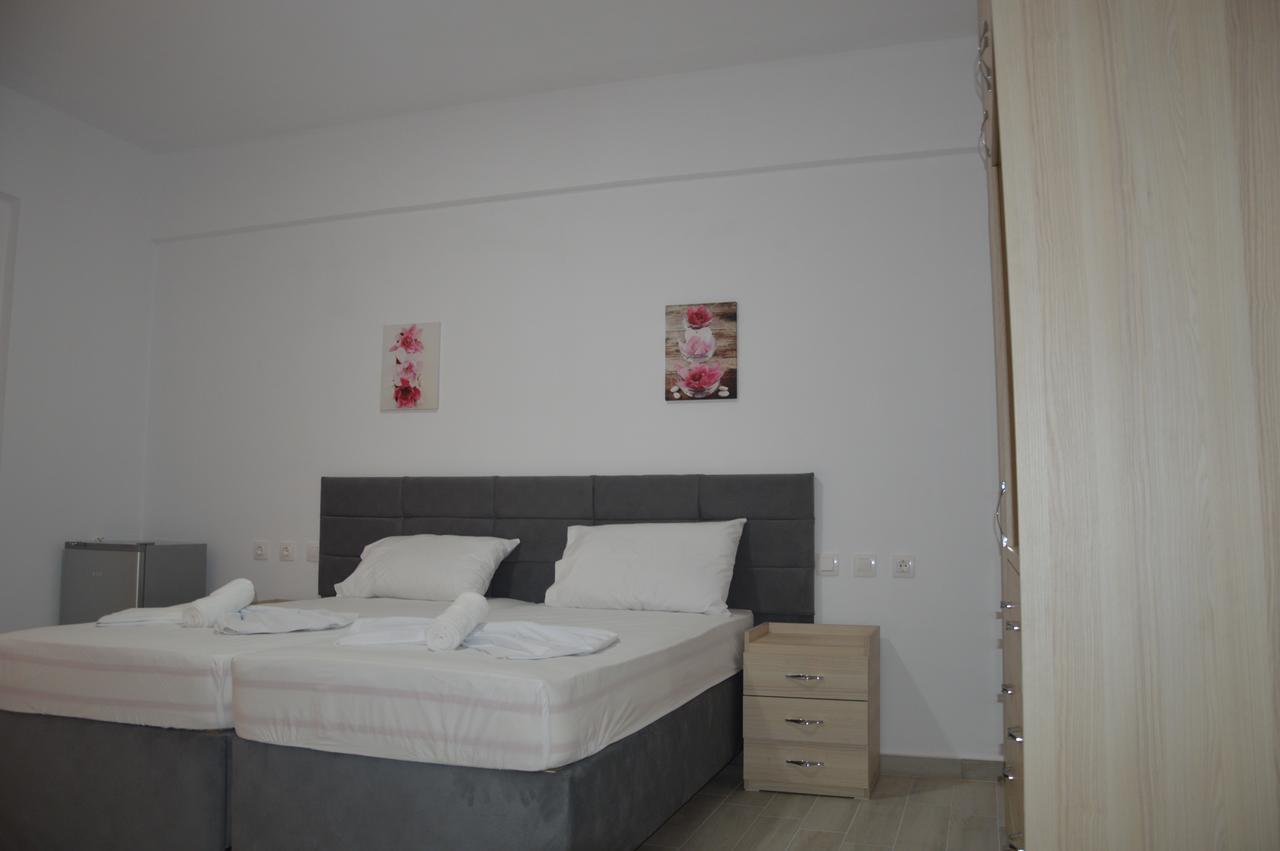 Mihalis Apartments Himare Exterior foto