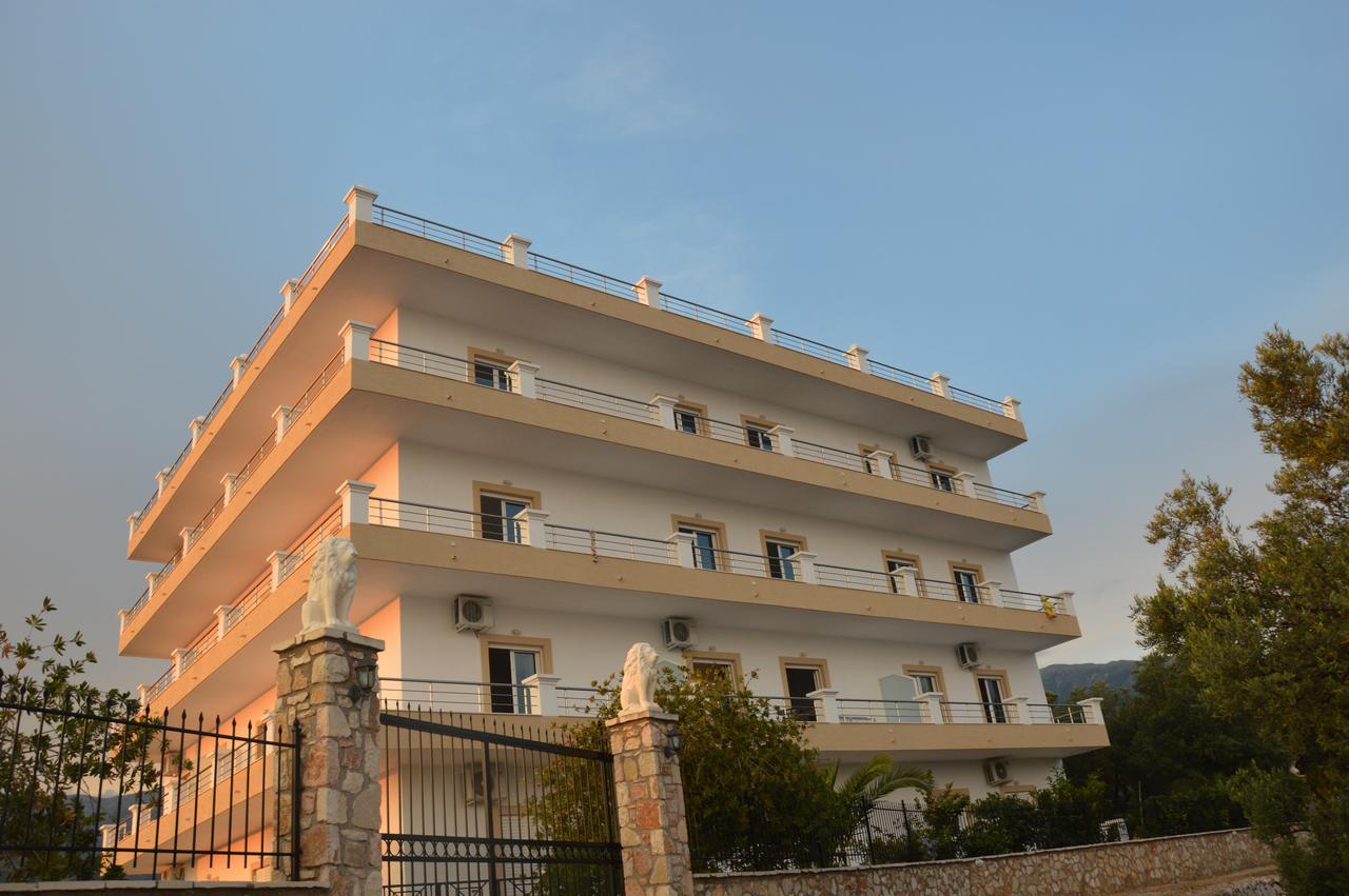 Mihalis Apartments Himare Exterior foto