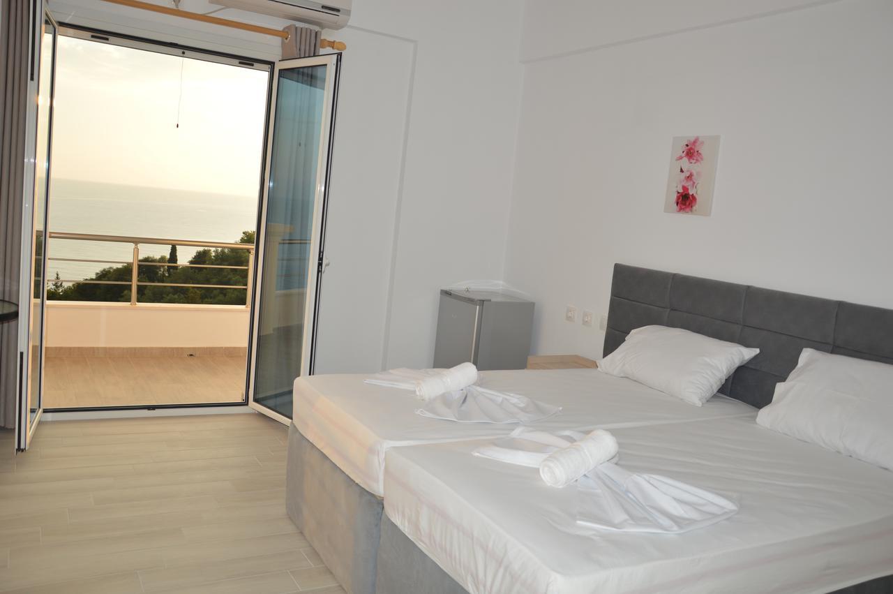 Mihalis Apartments Himare Exterior foto