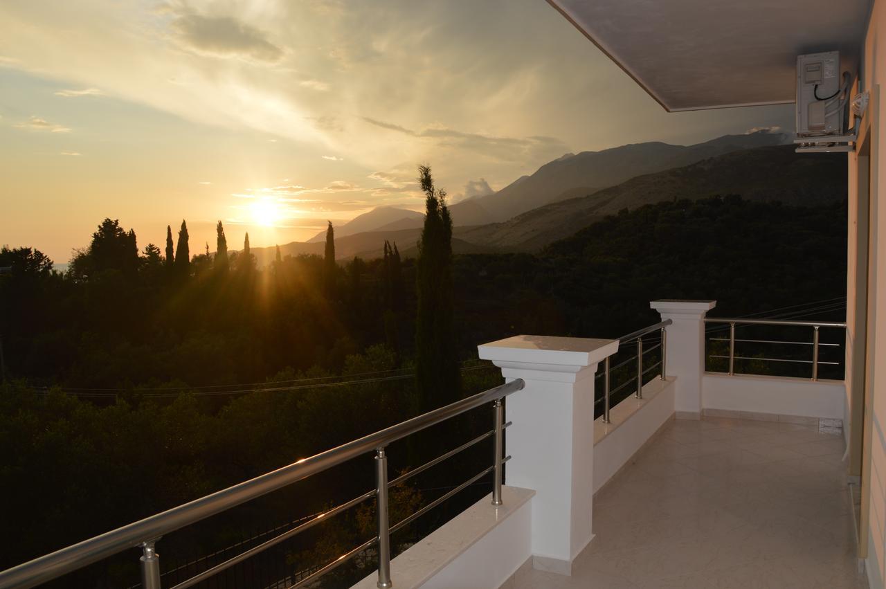 Mihalis Apartments Himare Exterior foto