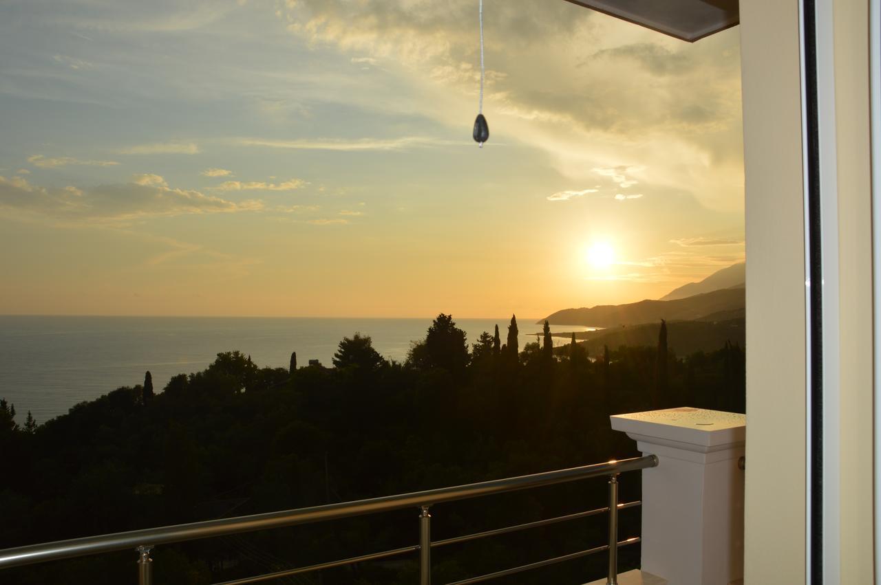 Mihalis Apartments Himare Exterior foto