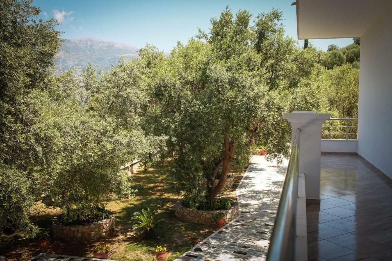 Mihalis Apartments Himare Exterior foto
